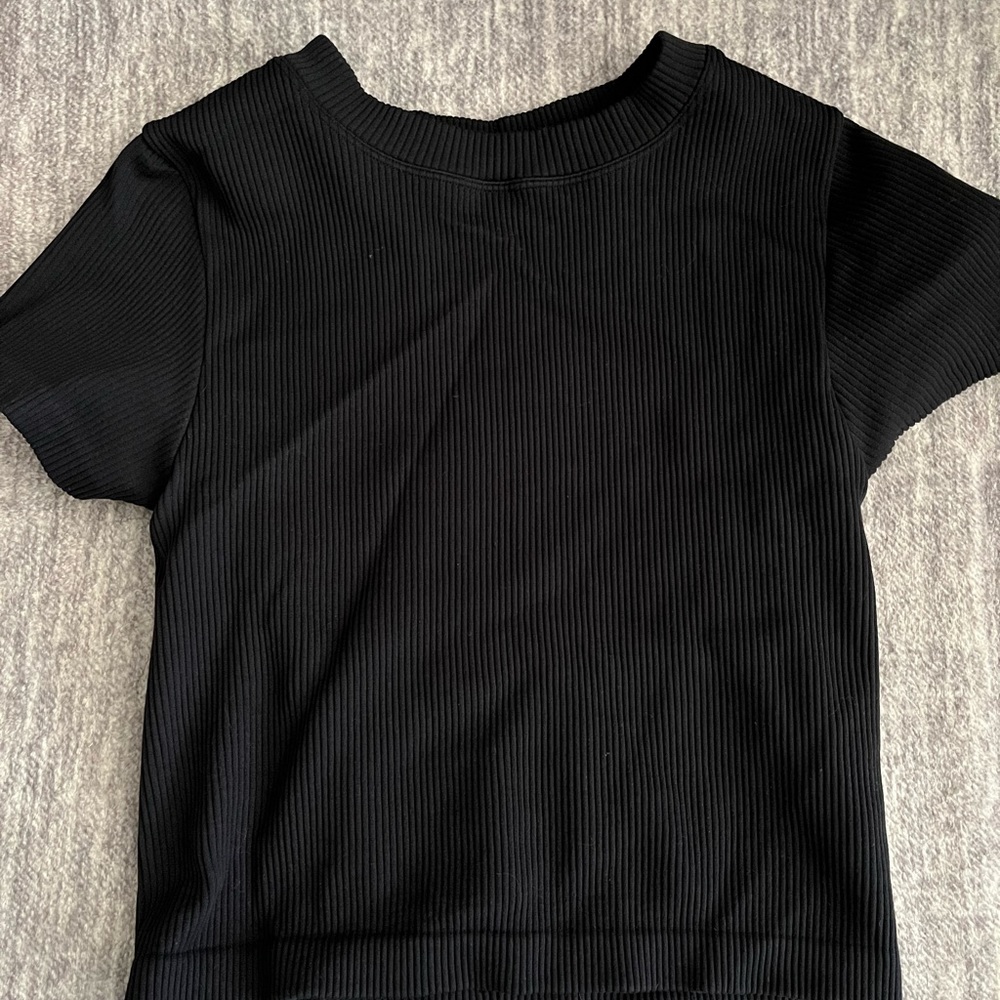 Black ribbed short sleeve top